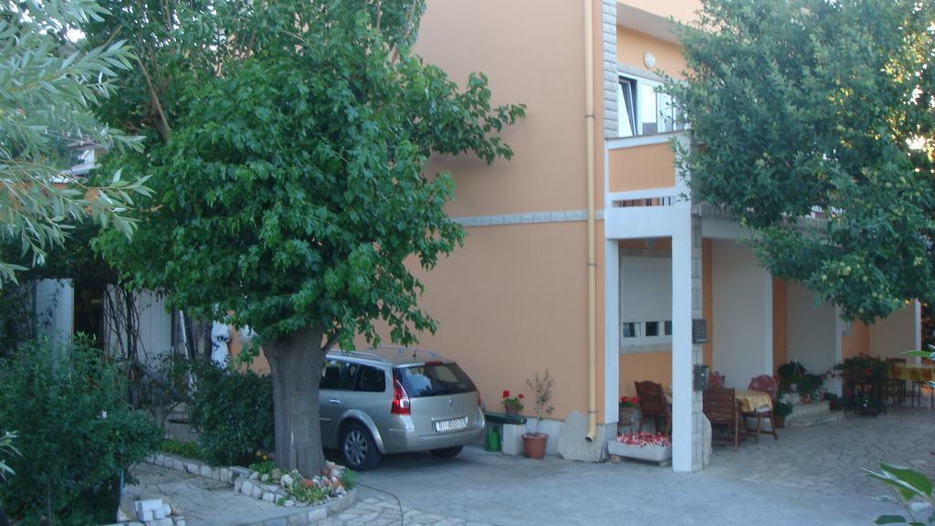 Apartments Valentino ซูเปทาร์สกา ดรากา ภายนอก รูปภาพ